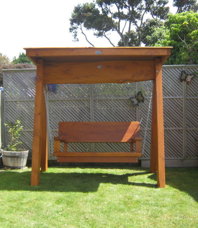 8002: Swing Seat with Roof