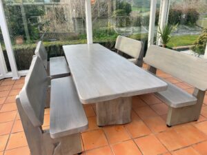 1008: Table with 4 Bench Seats with Backs