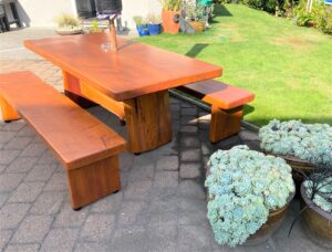 1001: Table with 2 x Bench Seats