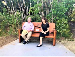 7009: Feature Park Bench